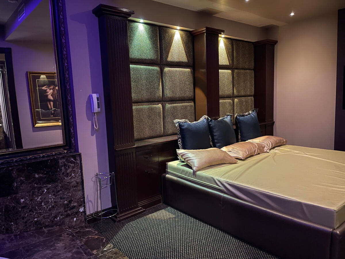 Book a Beautiful Lady on The Gold Coast Gorgeous Girls Big Selection